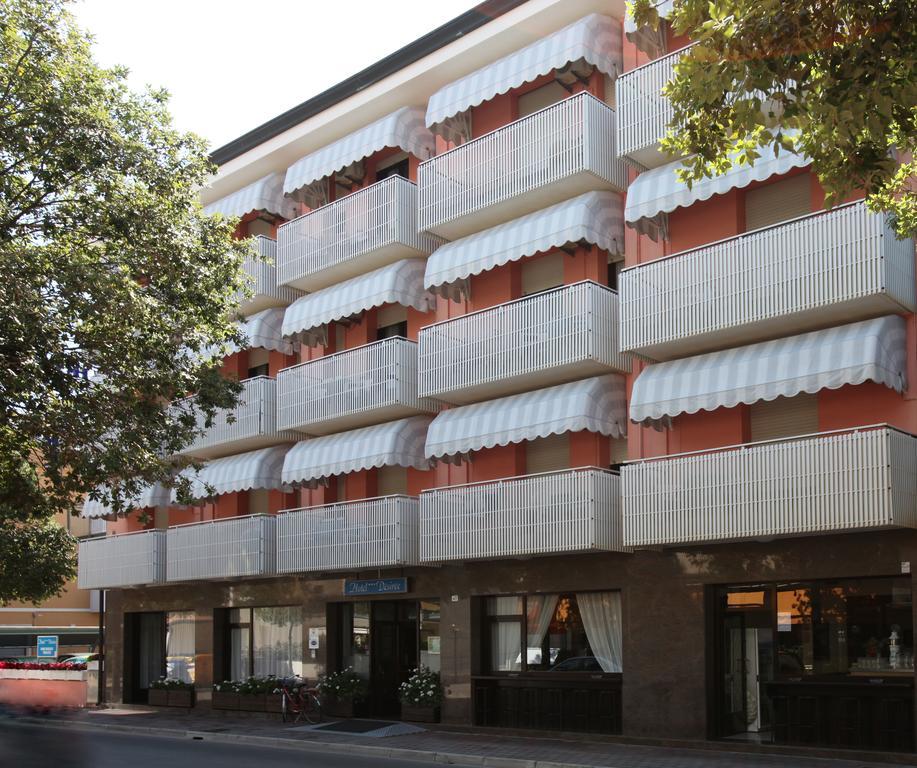 Hotel Desiree Lignano Sabbiadoro Exterior foto